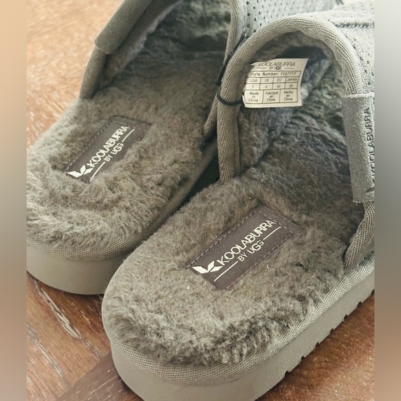 Ugg Koolaburra gray slides size 7 - Picture 2 of 5